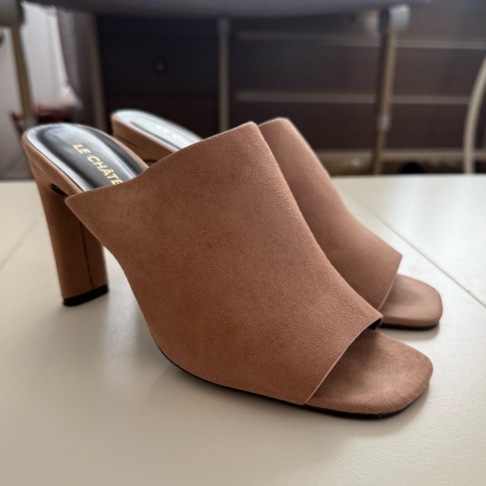 Le Château Tan Suede Peep Toe Mules Block Heel Quite Luxury Old Money Boho